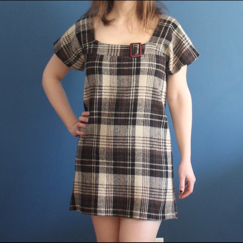 Plaid mod dress with belt neckline